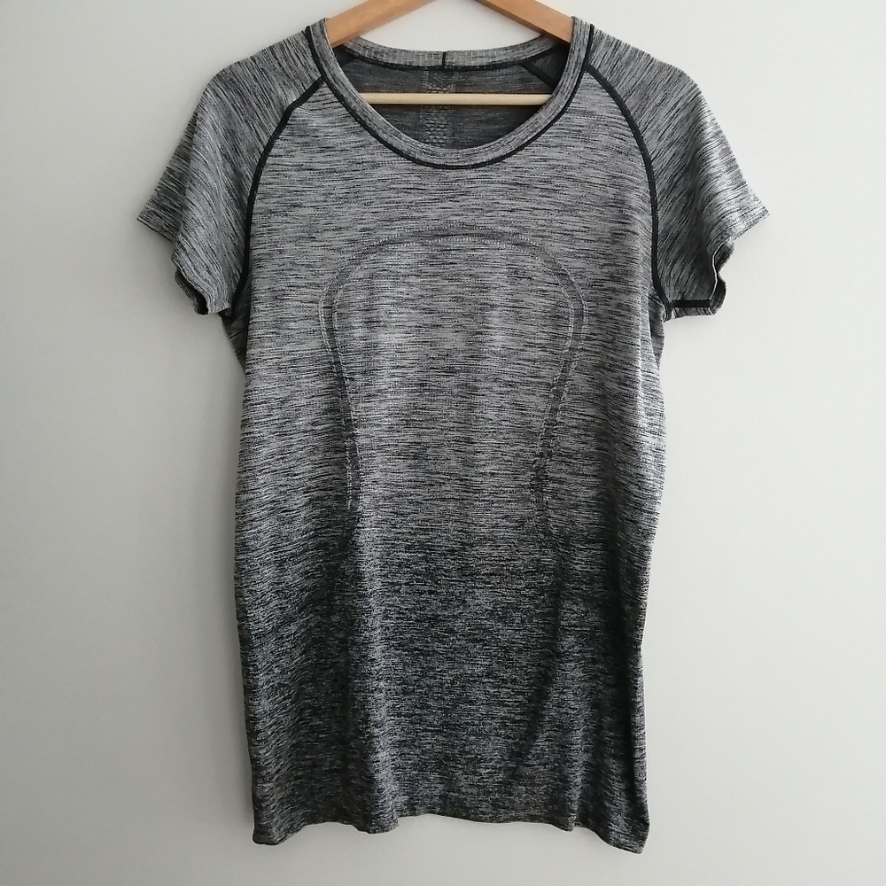 Lululemon Swiftly Tech Short Sleeve Gray Black Ombre Size 10